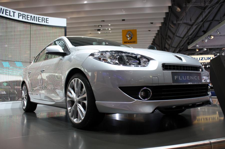  Renault Fluence 2010 года  (фото 17 из 146)